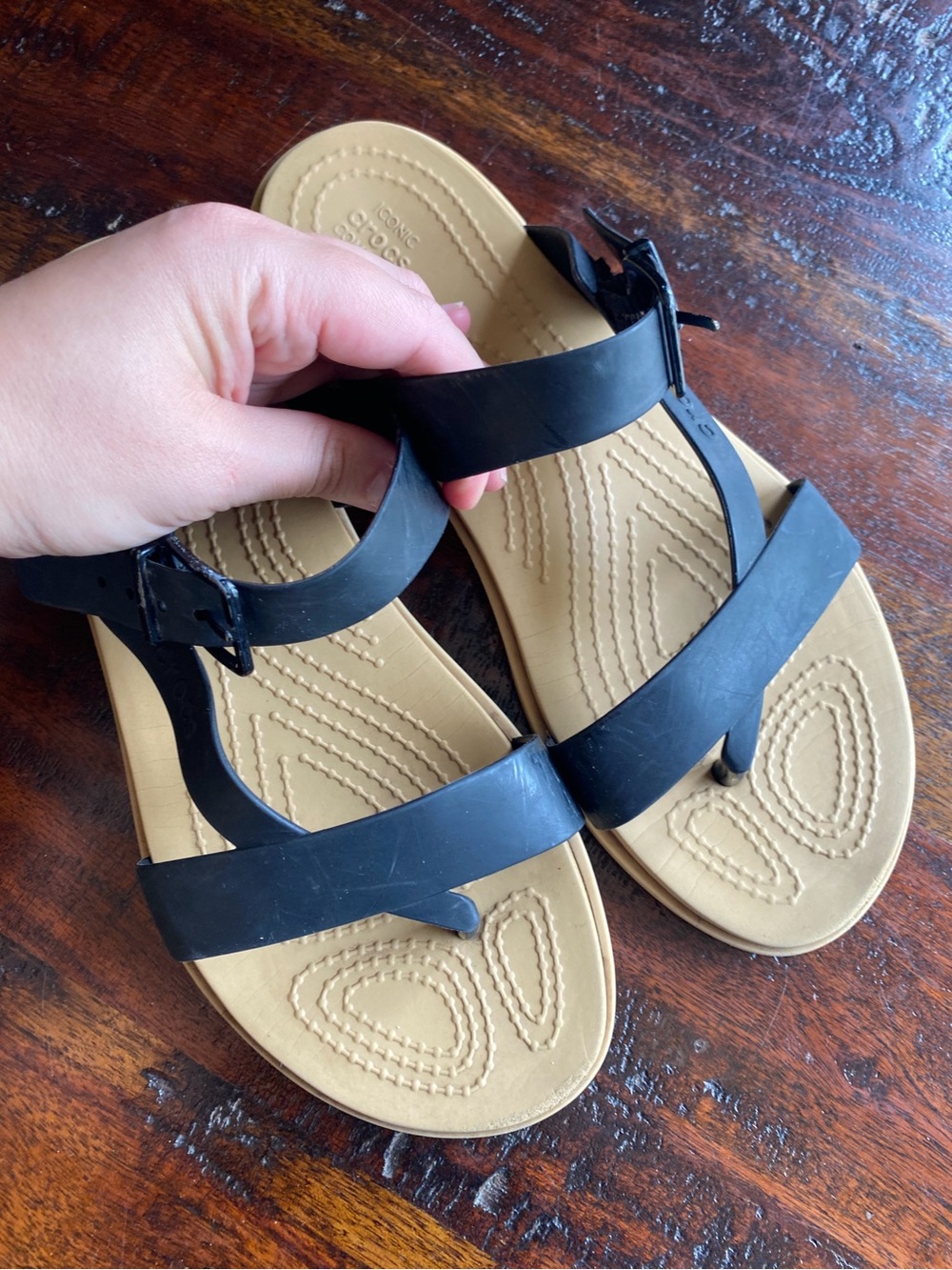 Crocs Women's Tulum Toe Post Sandals black size 7 comfort strappy slip on - Picture 6 of 6